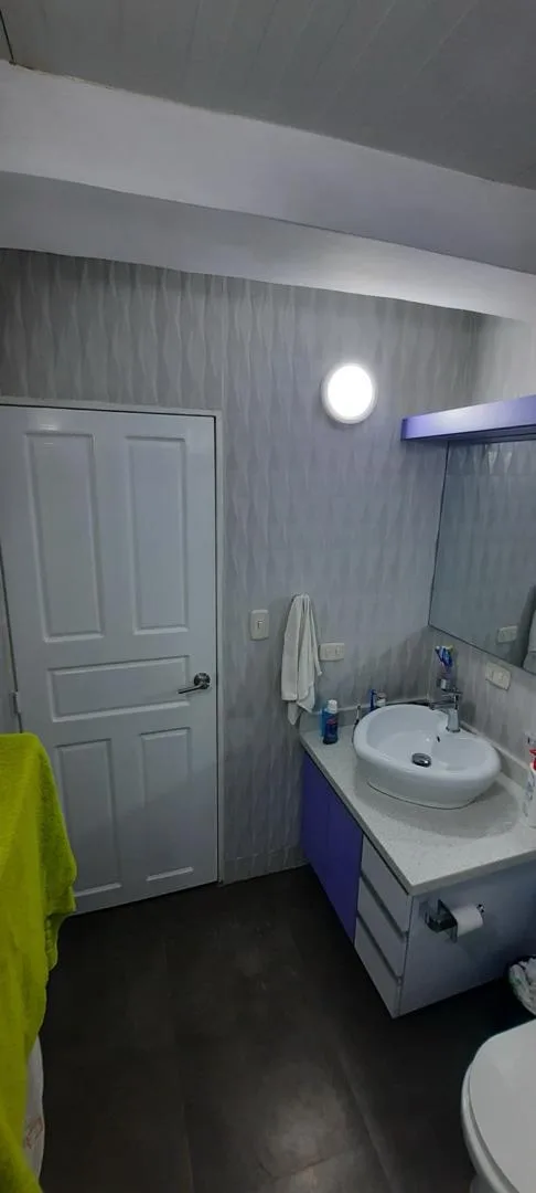 Baño con sanitarios europeos Caracas